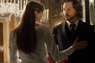 The Tourist still 3