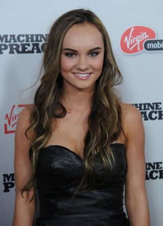 Madeline Carroll, photo 2 of 3