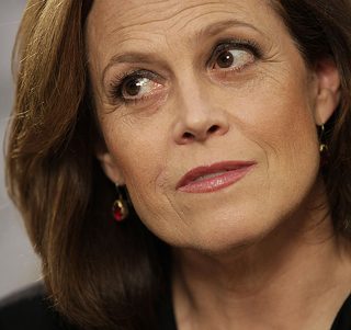 Sigourney Weaver, photo 1 of 3