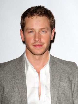 Josh Dallas, photo 1 of 3