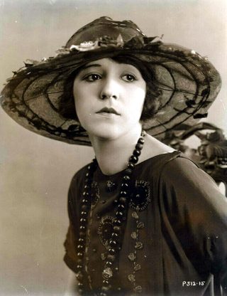 Miss Lulu Bett still 7