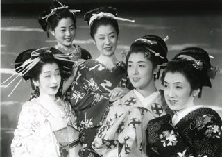 Utamaro and His Five Women still 1