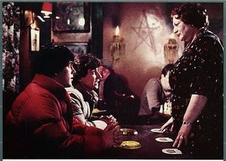 An American Werewolf in London still 4