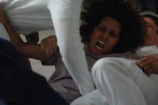 Frankie & Alice still 8
