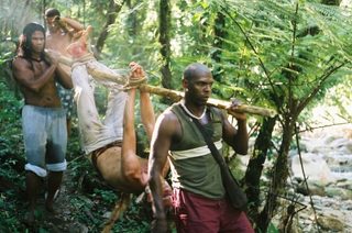 Turistas still 3
