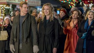 Marry Me at Christmas still 7