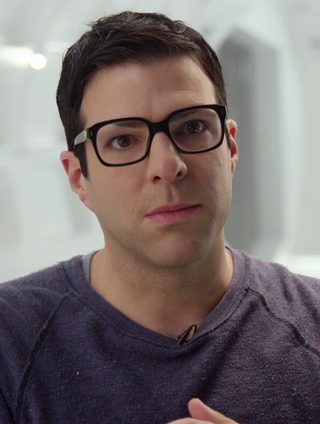 Zachary Quinto, photo 2 of 3