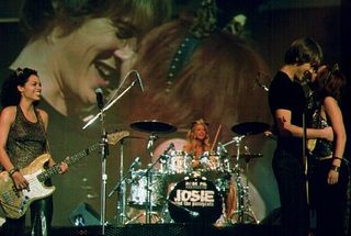 Josie and the Pussycats still 8