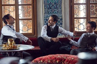 Ali and Nino still 5