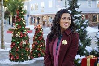 The Christmas Ring still 8