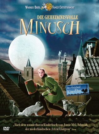 Miss Minoes still 8