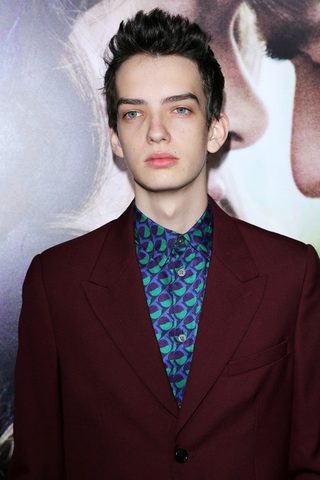 Kodi Smit-McPhee, photo 1 of 3