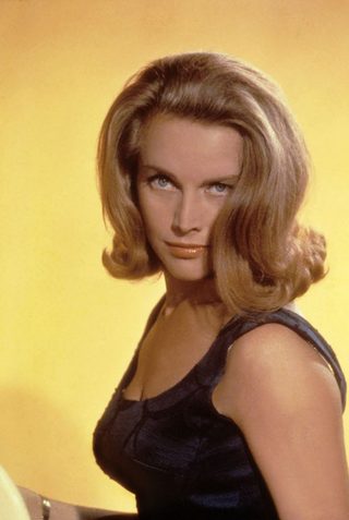 Honor Blackman, photo 1 of 3