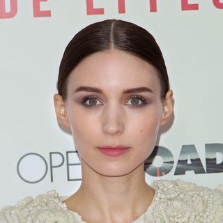 Rooney Mara, photo 2 of 3