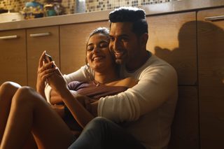 Borrder still 3