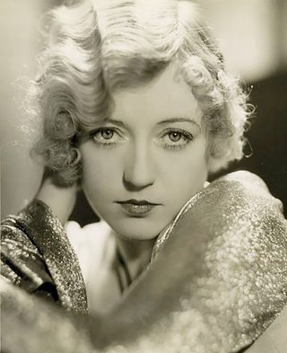 Page Miss Glory still 6