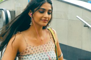 Delhi-6 still 3