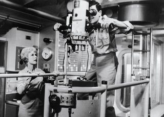 Voyage to the Bottom of the Sea still 3
