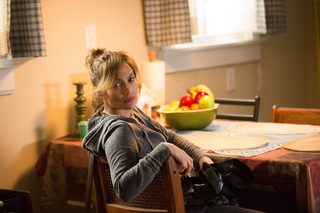 Lila & Eve still 7