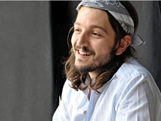 Diego Luna, photo 2 of 3
