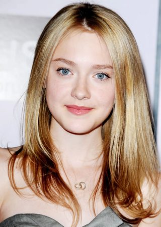 Dakota Fanning, photo 2 of 3