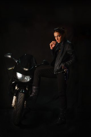 A Lonely Woman still 5