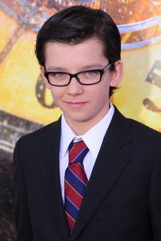 Asa Butterfield, photo 3 of 3