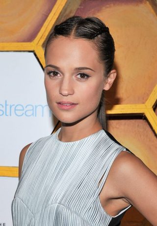 Alicia Vikander, photo 2 of 3