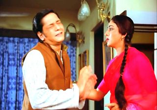 Gol Maal still 3