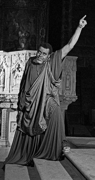 Oedipus Rex still 2