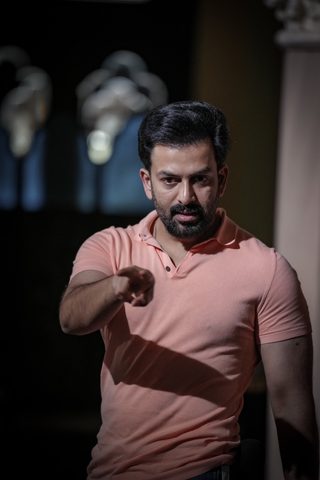 Empuraan still 8