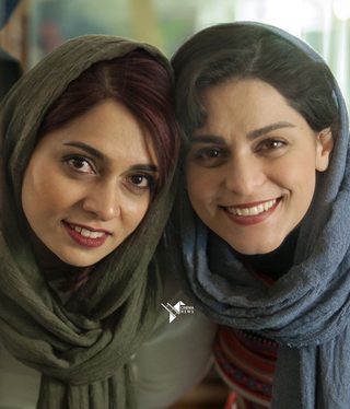Sara and Ayda still 1