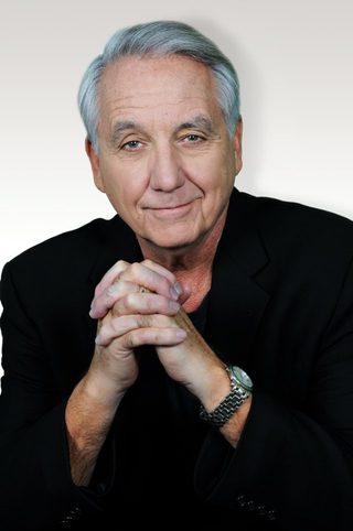 Bob Gunton, photo 2 of 3