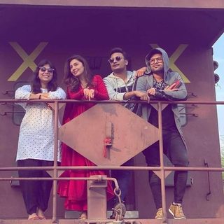 Neelofar still 8