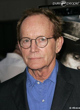 Lance Henriksen, photo 2 of 3