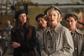 Mona Lisa Smile still 2