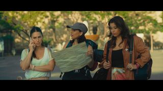 Las Tres Sisters still 5