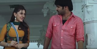 Maska still 3
