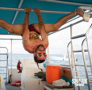 Jackass Shark Week 2.0 still 3
