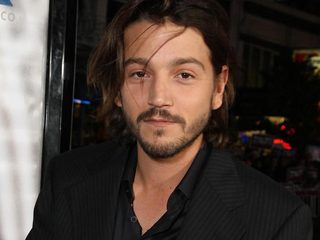 Diego Luna, photo 1 of 3