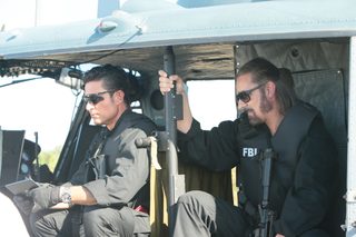 Ladrones still 8
