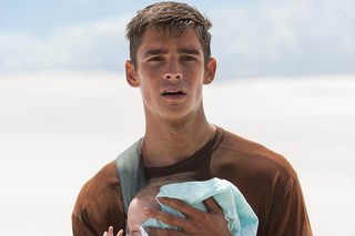 Brenton Thwaites, photo 1 of 3