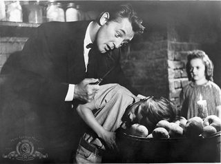 The Night of the Hunter still 3