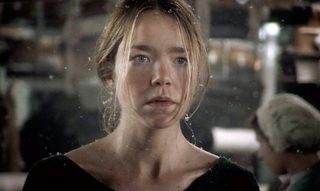 Anna Maxwell Martin, photo 1 of 3