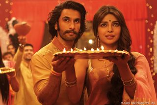 Gunday still 5