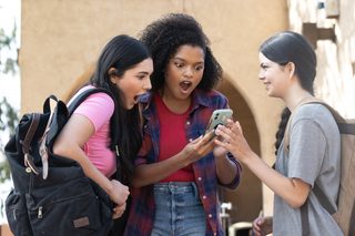 Maya still 6