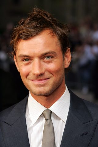 Jude Law, photo 1 of 3