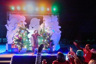 Undercover Holiday still 8