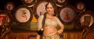 Inji Iduppazhagi still 2
