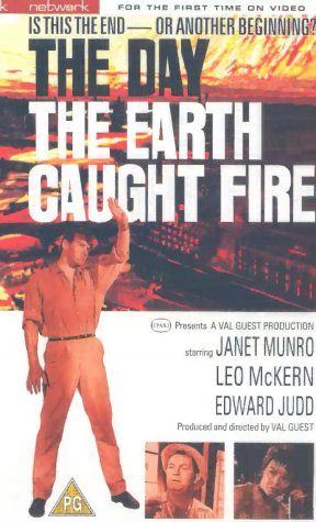 The Day the Earth Caught Fire still 5